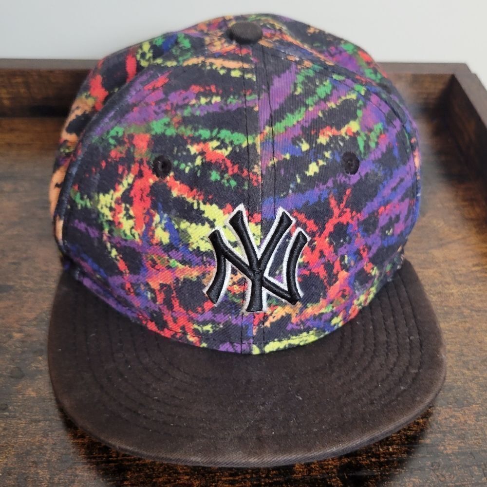 NEW YORK YANKEES NEON PAINT SPLAT 9FIFTY NEW ERA FITS SNAPBACK HAT Youth Adjusta